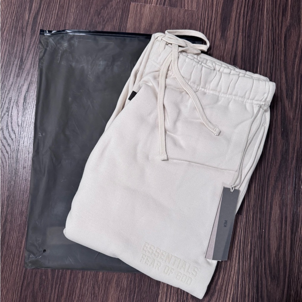 Essential’s Joggers